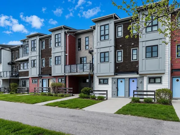 105 E Walden Cmn SE, Calgary, AB T2X 4C4
