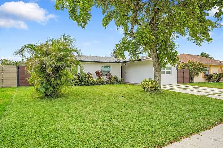 7506 SW 7th Ct