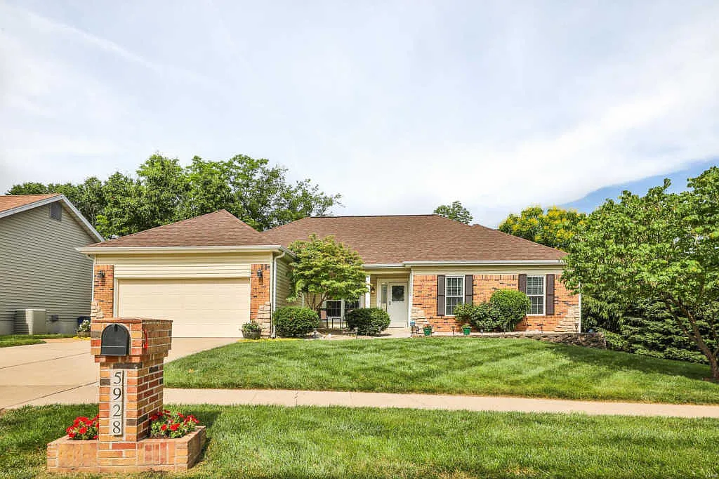5928 Royal Country Dr photo 1