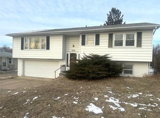3850 Soutter Avenue Ct SE, Cedar Rapids, IA 52403