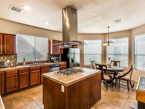5th image of 6801 Steffers Ln