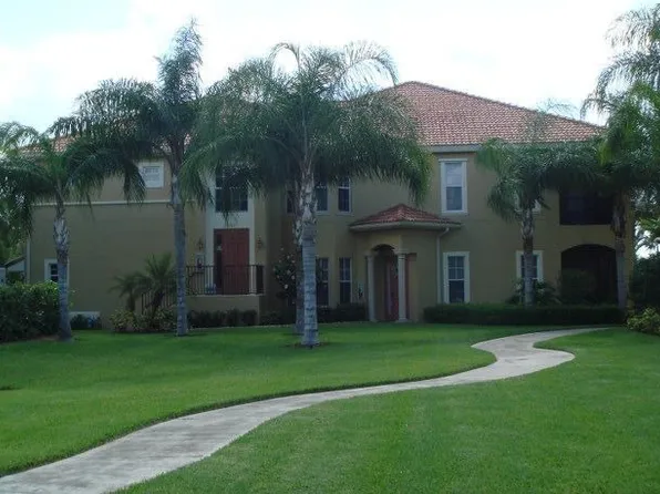 5004 Maxwell Cir APT 202, Naples, FL 34105