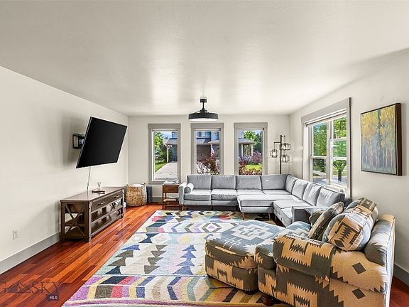 5th image of 79 Stafford Ave