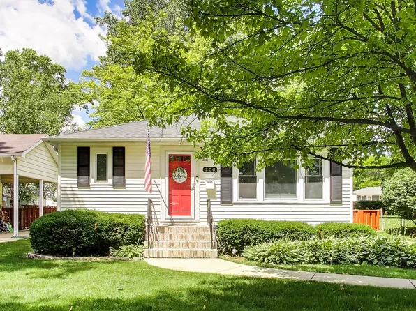 206 S Owen St, Mount Prospect, IL 60056