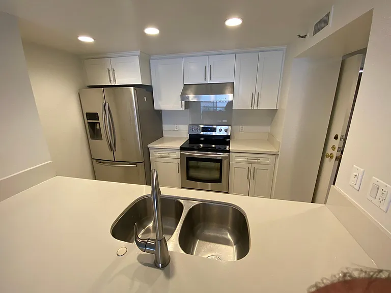 600 W 9th St #1103 — Photo 13