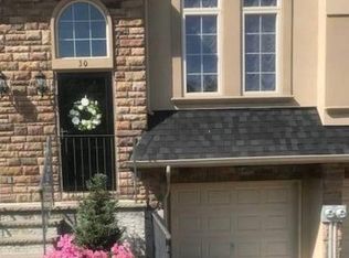 30 Persimmon Ln, Staten Island, NY