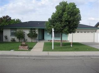 2040 Cypress St, Selma, CA 93662