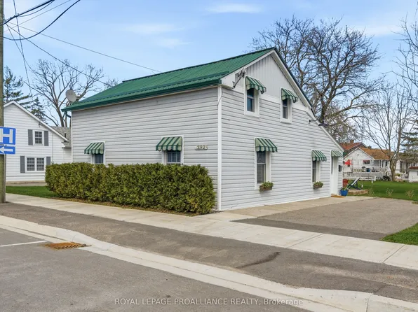 392 Picton Main St, Prince Edward County, ON K0K 2T0