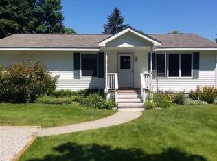 311 W Upright St, Charlevoix, MI 49720