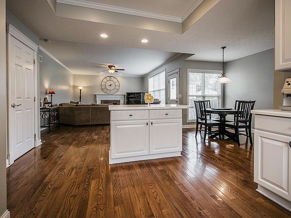 5th image of 5247 Hanover Close