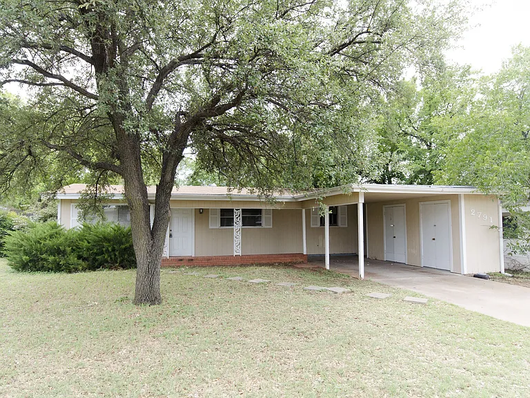 2791 Oxford Ave — Photo 2