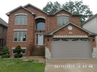 8511 Meade Ave, Burbank, IL