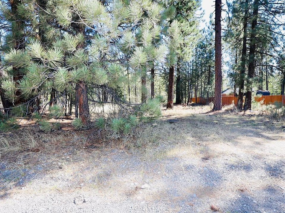 2nd image of 865 Lorraine Dr