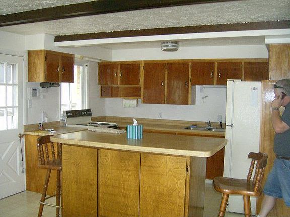 4th image of 1075 Bear Ave