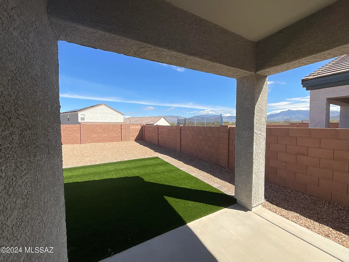 Building Photo - 12815 E Russo Dr