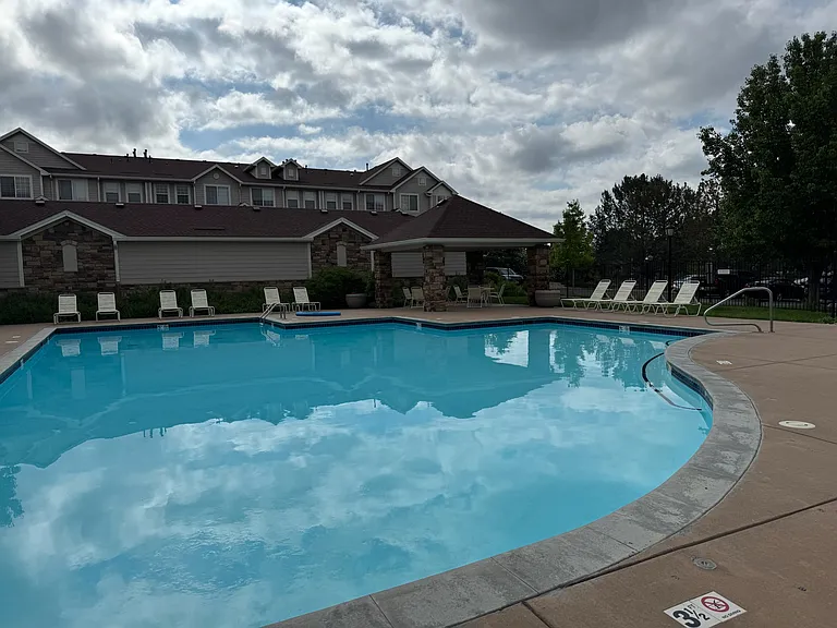 Association pool and jacuzzi. Guests are welcome. Covered picnic area.