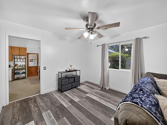 5th image of 930 W Sweet Avenue