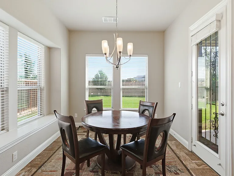 7452 Reverchon Dr — Photo 15