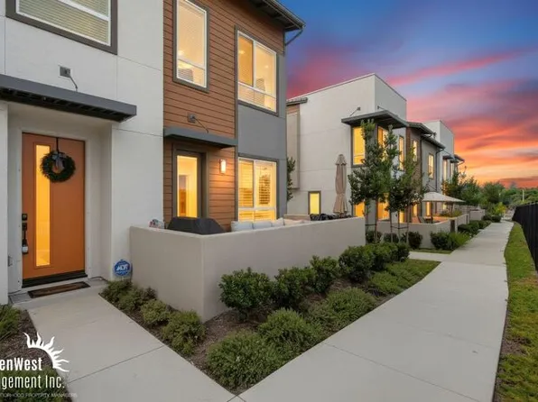 1060 Kendale Way, Vista, CA 92081