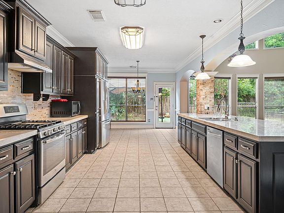 5th image of 16438 Beewood Glen Dr