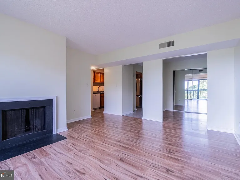 805 N Howard St #438 — Photo 10