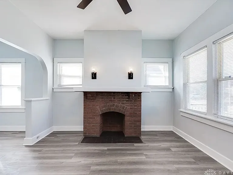 416 Geneva Rd — Photo 12