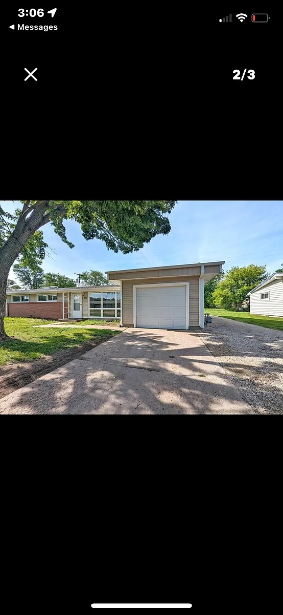 Building Photo - 1211 Crescent Dr