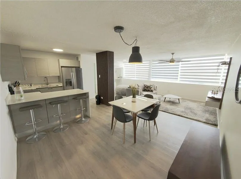 3 bed, 2.0 bath, 1042 sqft, $2,200 — Photo 4