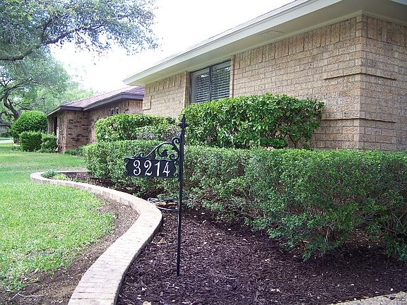3rd image of 3214 Shadyhill Dr