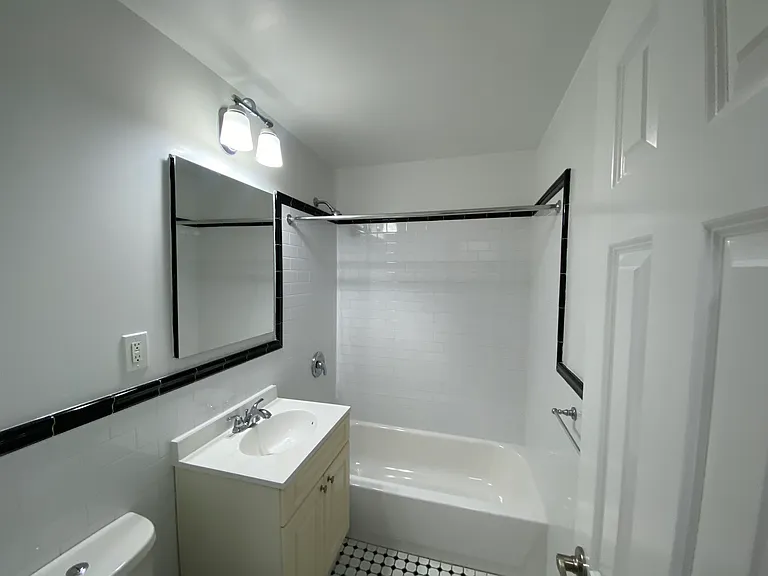 15005 Union Tpke #L6 — Photo 19