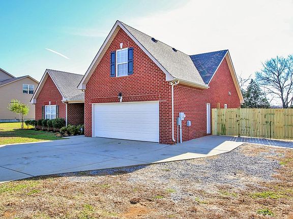 3rd image of 1125 Pinnacle Hills Dr