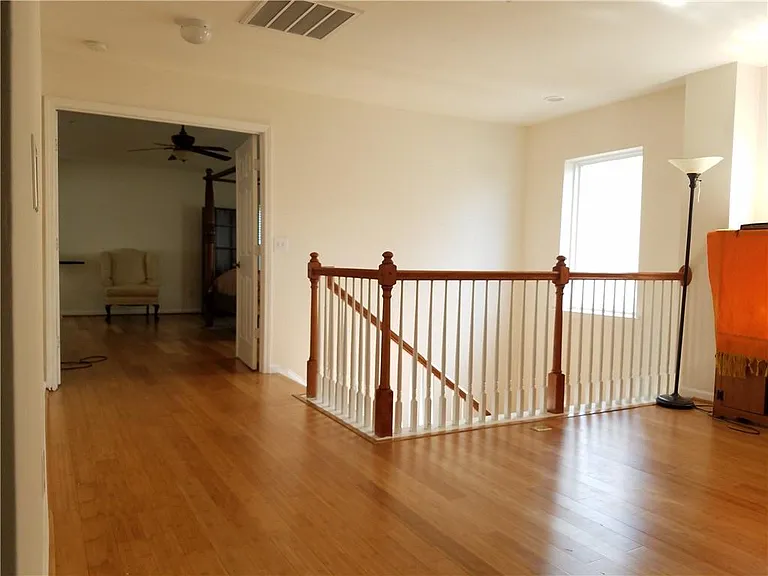 479 Briarfield Xing — Photo 13