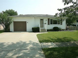 5 Florette Dr W, Buffalo, NY 14227