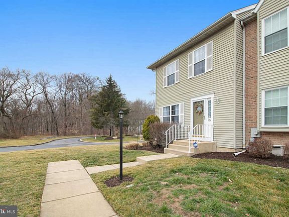 3rd image of 75 Louis James Ct