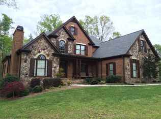 1366 Mountain Lake Dr, Auburn, GA 30011