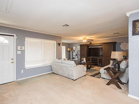 3rd image of 5323 NW Ash Ave