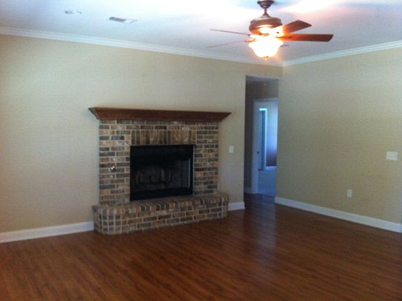 3rd image of 1013 Old Orchard Dr
