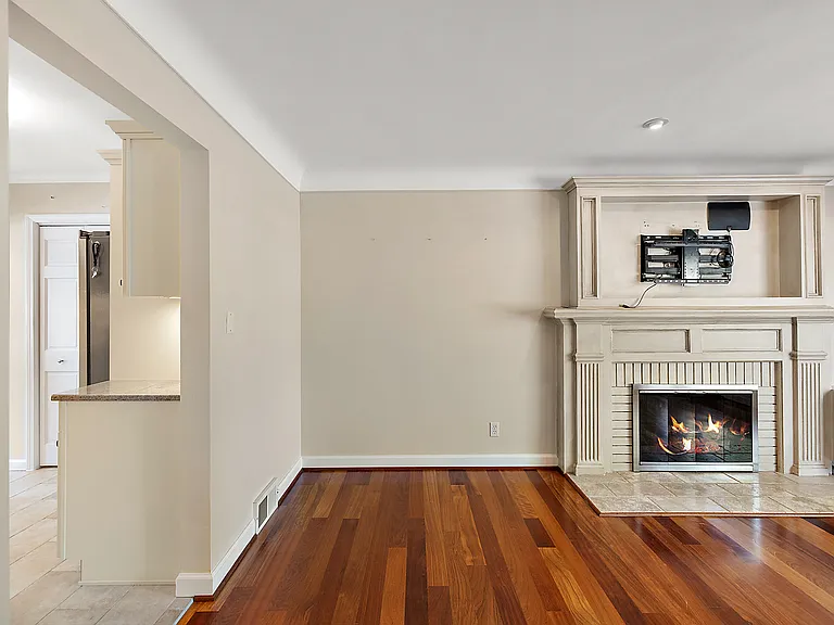 2546 Dorchester Rd — Photo 8