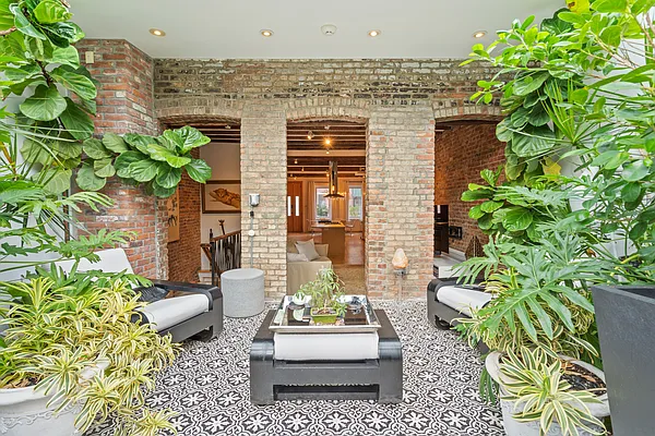 Sold by Compass | media 2