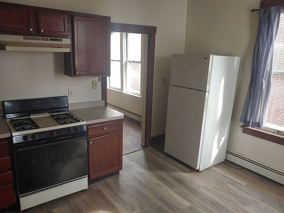 42 W Water St, Gettysburg, PA 17325 Zillow