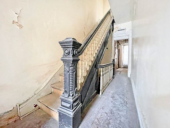 3rd image of 900 Sterling Pl