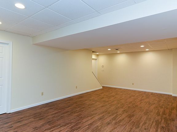 2nd image of 5 Pine Brook Dr