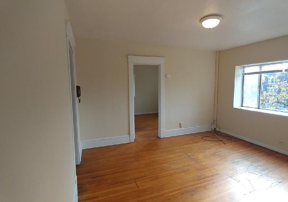 2nd image of 72 Fort Pleasant Ave #4L