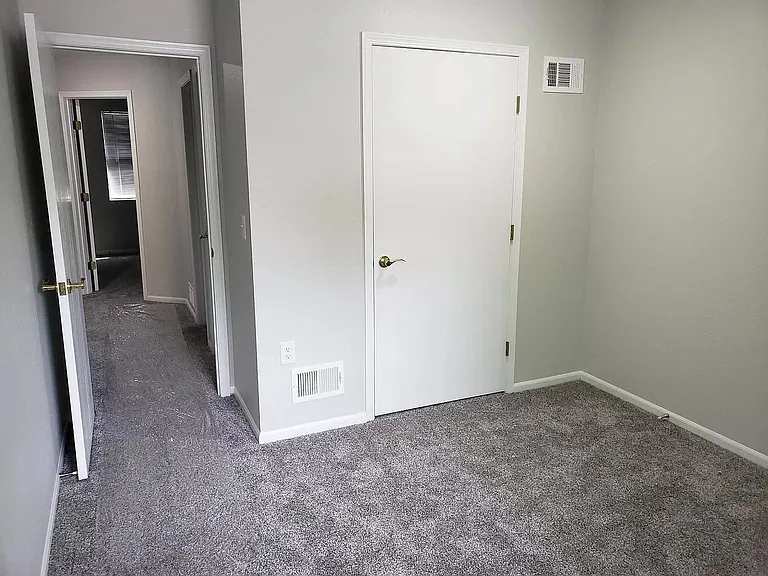 7333 N Liberty St — Photo 9