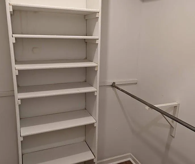 485 Woodview Dr — Photo 12