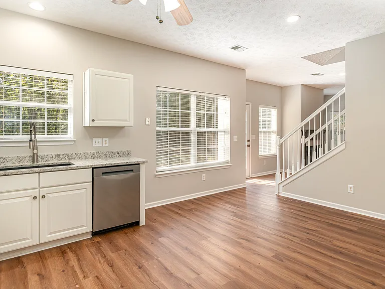 3131 Winberry Dr — Photo 7