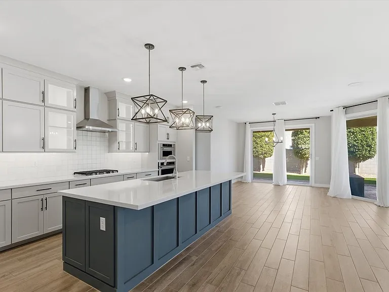 2225 N 140th Dr — Photo 8