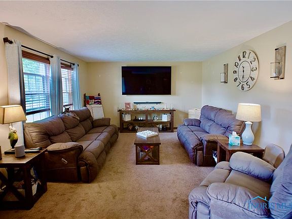 5th image of 1445 Circle Dr