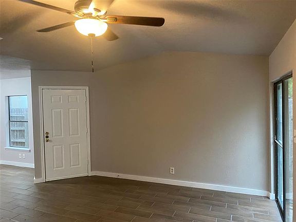 2nd image of 2535 Corian Glen Dr