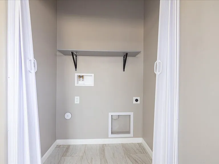 512 N Cherokee Ave #2 — Photo 16